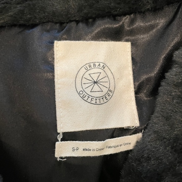 Urban outfitters black faux fur zip up jacket - Picture 3 of 5
